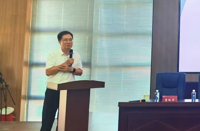 汨罗“教育老兵”黎咏华：三十四载初心如磐