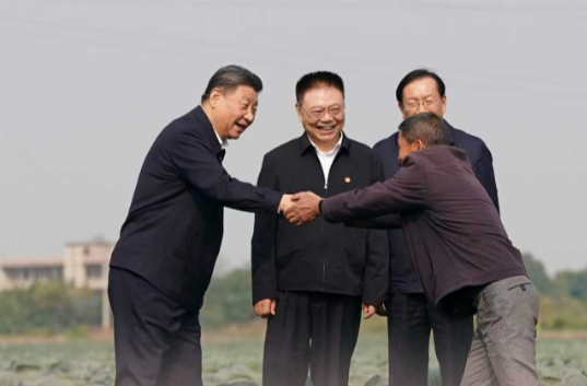 追光的你丨总书记点赞奋斗中的你我