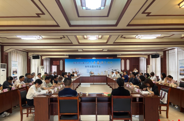 【岳阳日报】《千亩沱》新书发布会在汨罗举行 一场“文艺赋美乡村”的“亲汨”之举