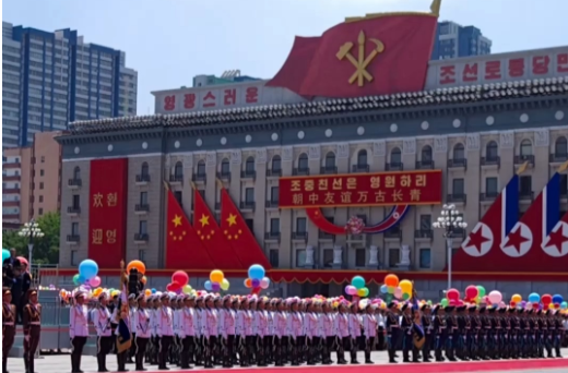 习近平出席金正恩举行的欢迎仪式