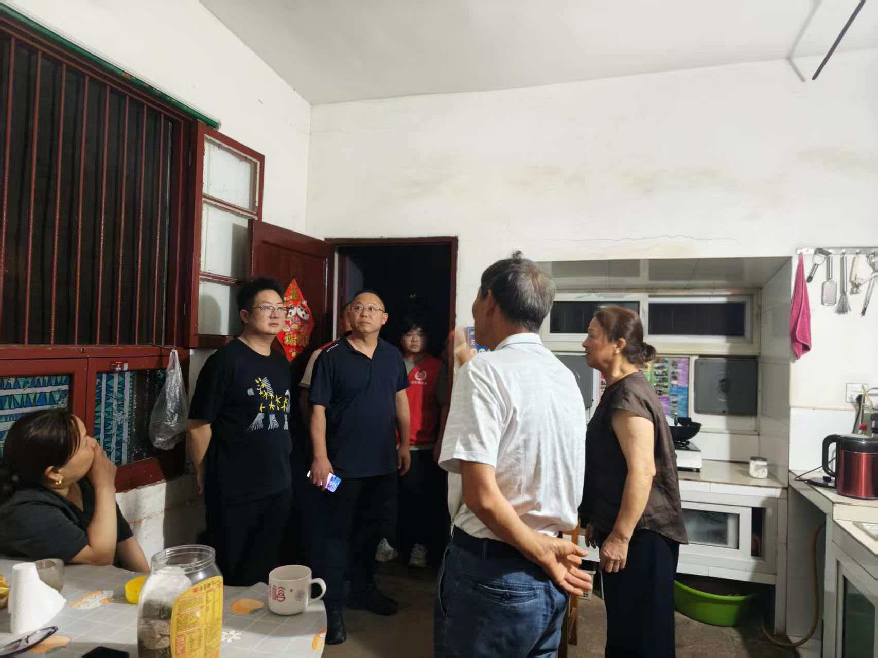 闻“汛”而动 守牢防线 归义街道全力筑牢防汛安全屏障