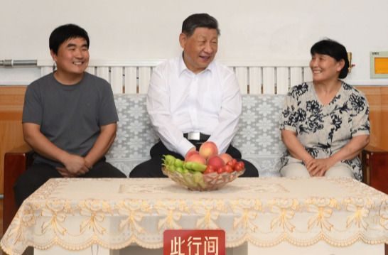 此行间·习近平总书记和乡亲们在一起
