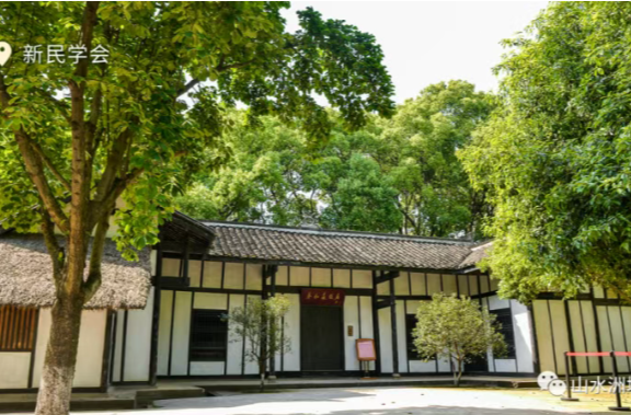 105年，星城接光而行