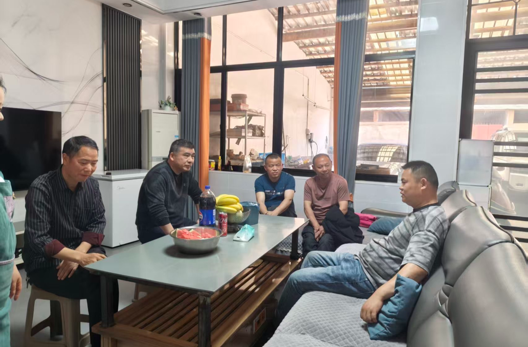 “定金不要了，也要简简单单过” 新市街道罗嗲八十大寿唱了一出“团圆戏”