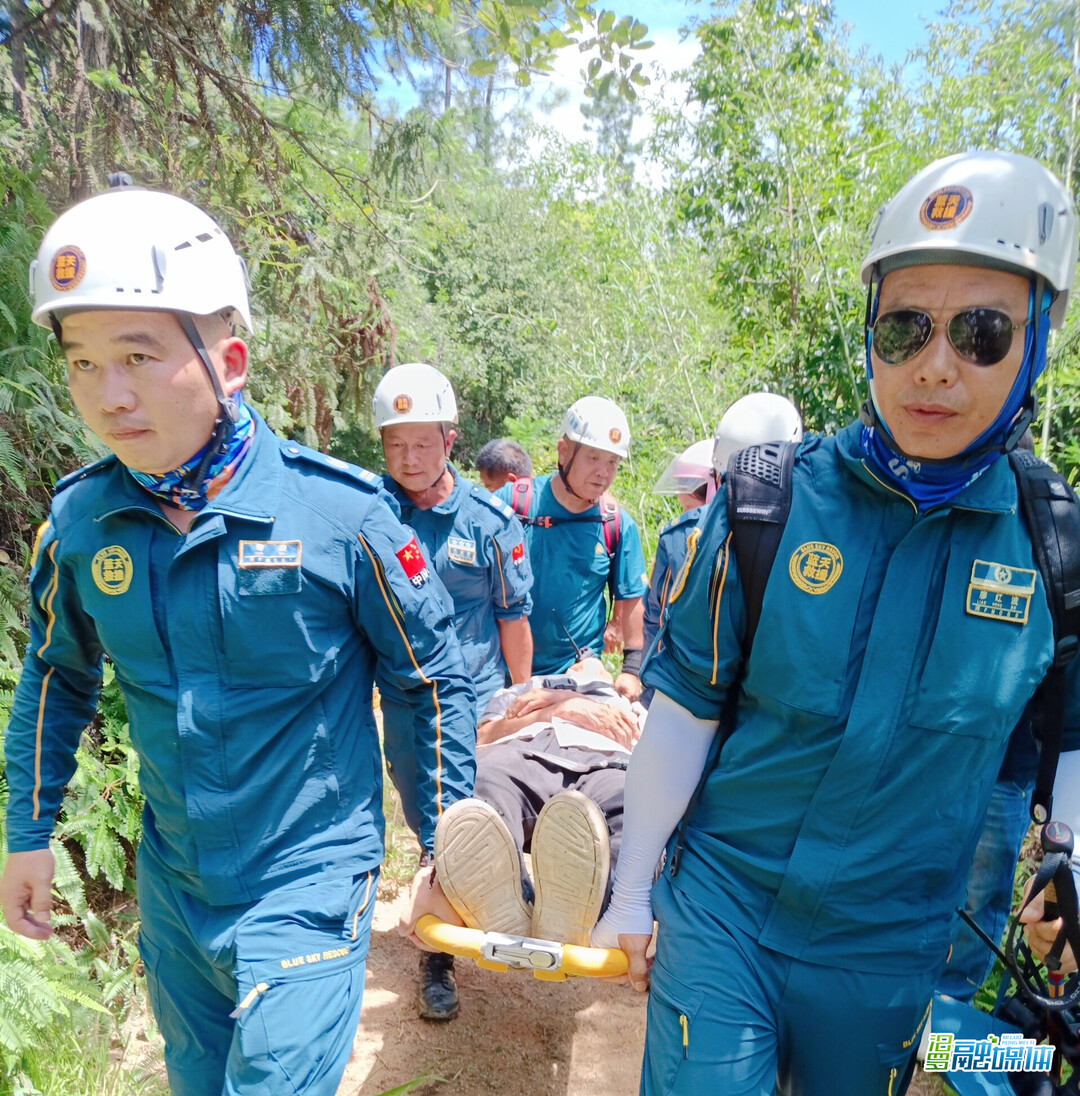 83岁认知障碍老人走失深山，汨罗蓝天救援队两个半小时紧急寻回