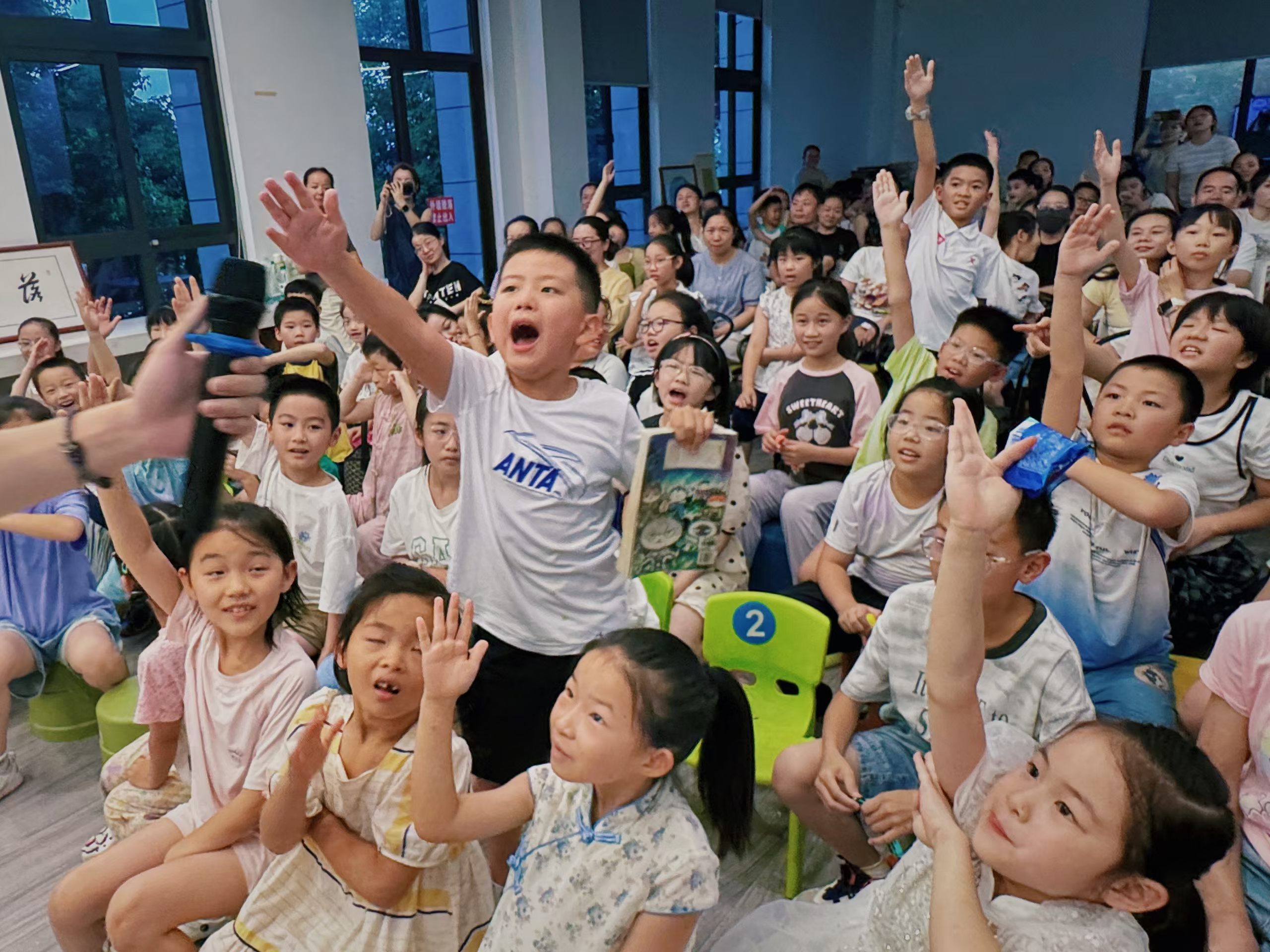 汨罗市落蔸图书馆“当英文儿歌遇见鸟类科学”公益课开讲
