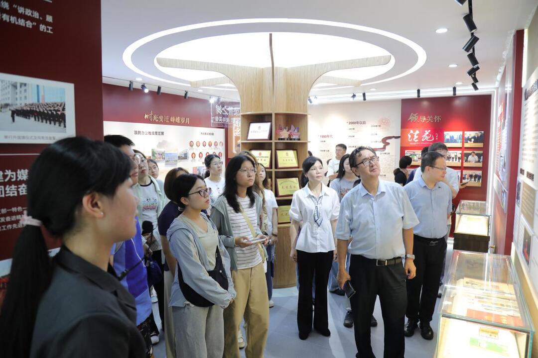 北大法学院师生再赴汨罗法院开展思政实践