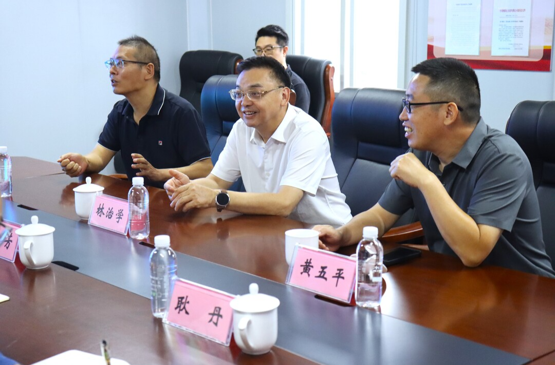 岳阳市总工会来汨罗慰问一线劳动者