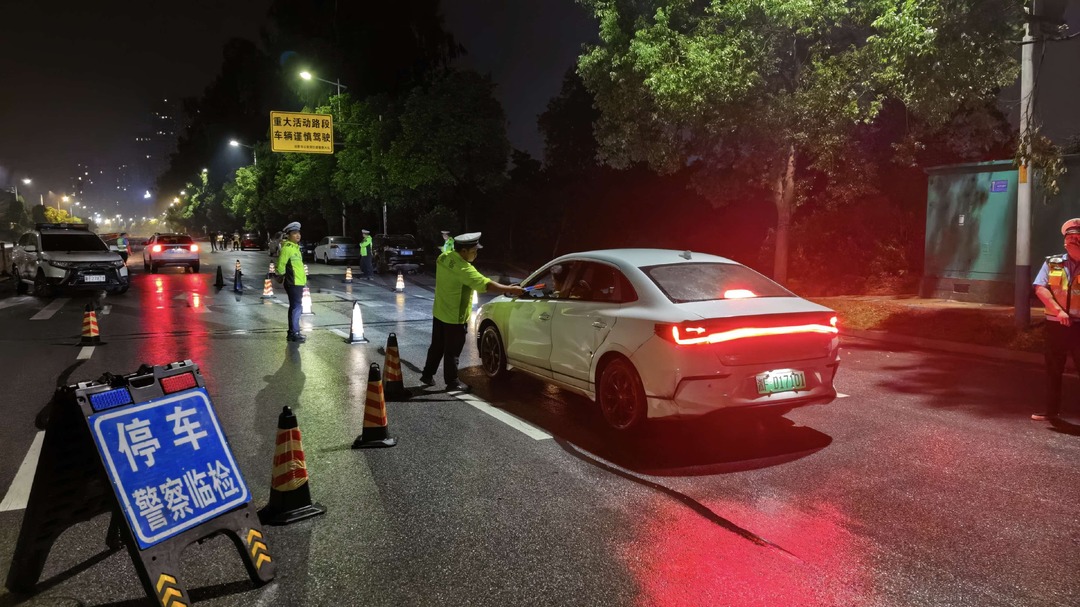 1次夜查3起醉驾3起酒驾！汨罗公安交管开展酒驾集中整治行动