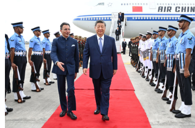 习近平抵达新德里出席金砖国家领导人第十八次会晤