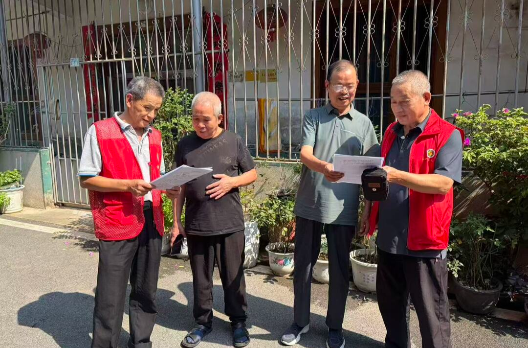 友谊河社区：敲门入户送政策、送服务、送关怀