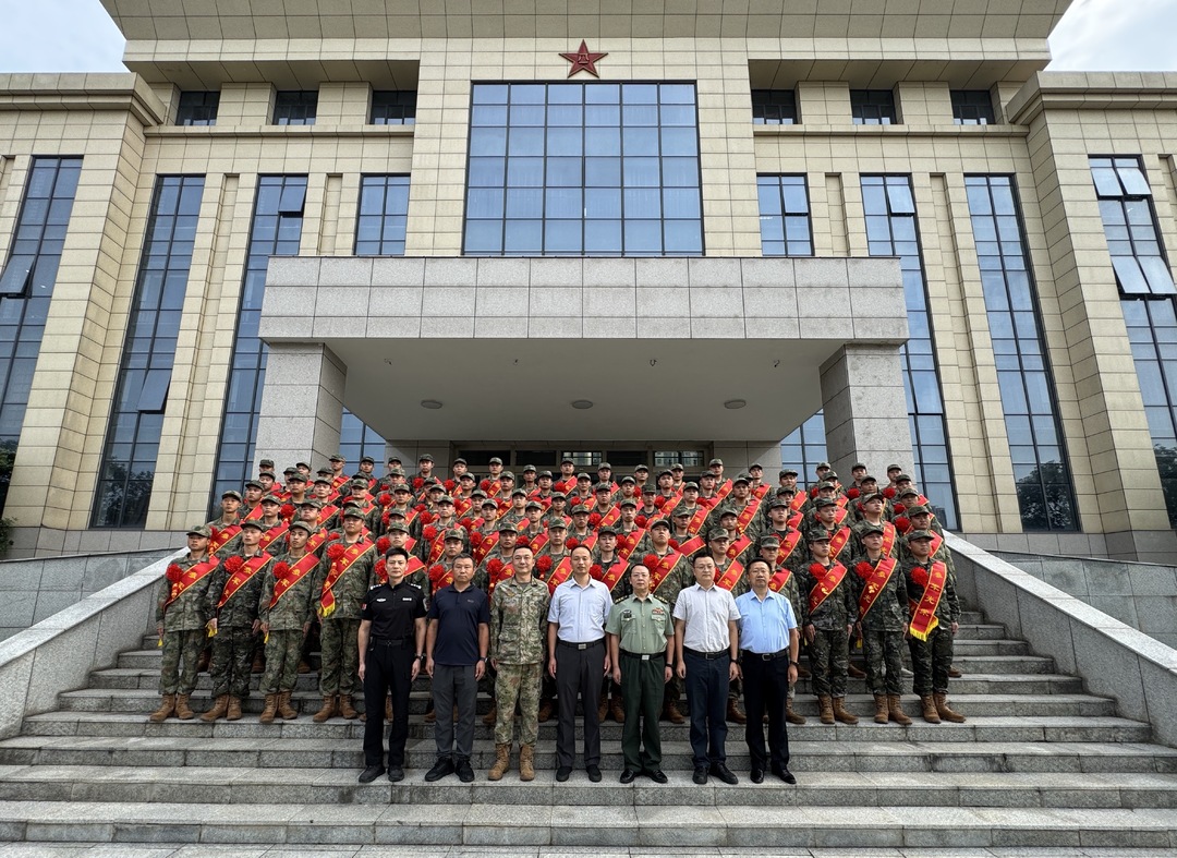 汨罗市举行2026年下半年新兵欢送仪式 85名新兵奔赴军营