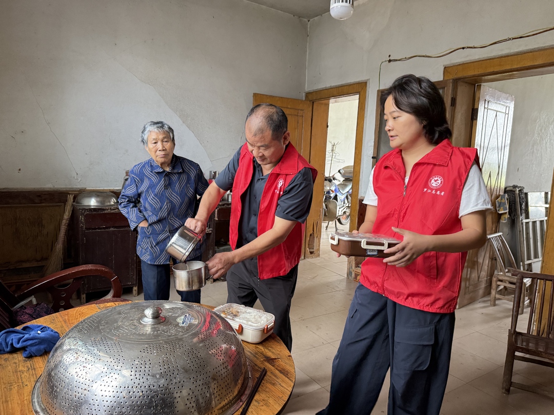 5块钱三菜一汤，罗江镇石仑山村送餐上门，21位老人吃上“暖心饭”