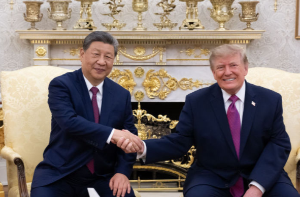 大国外交进行时丨习近平同美国总统特朗普小范围交流