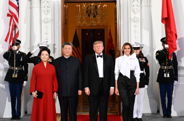 习近平和彭丽媛出席特朗普总统夫妇举行的欢迎国宴