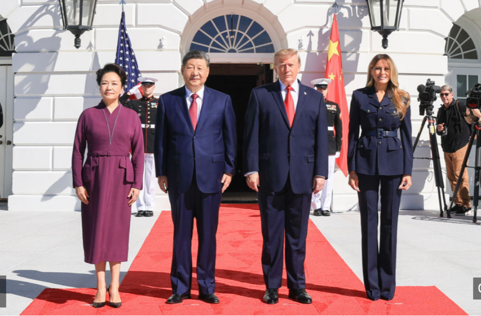 独家视频丨习近平和彭丽媛同美国总统特朗普夫妇茶叙