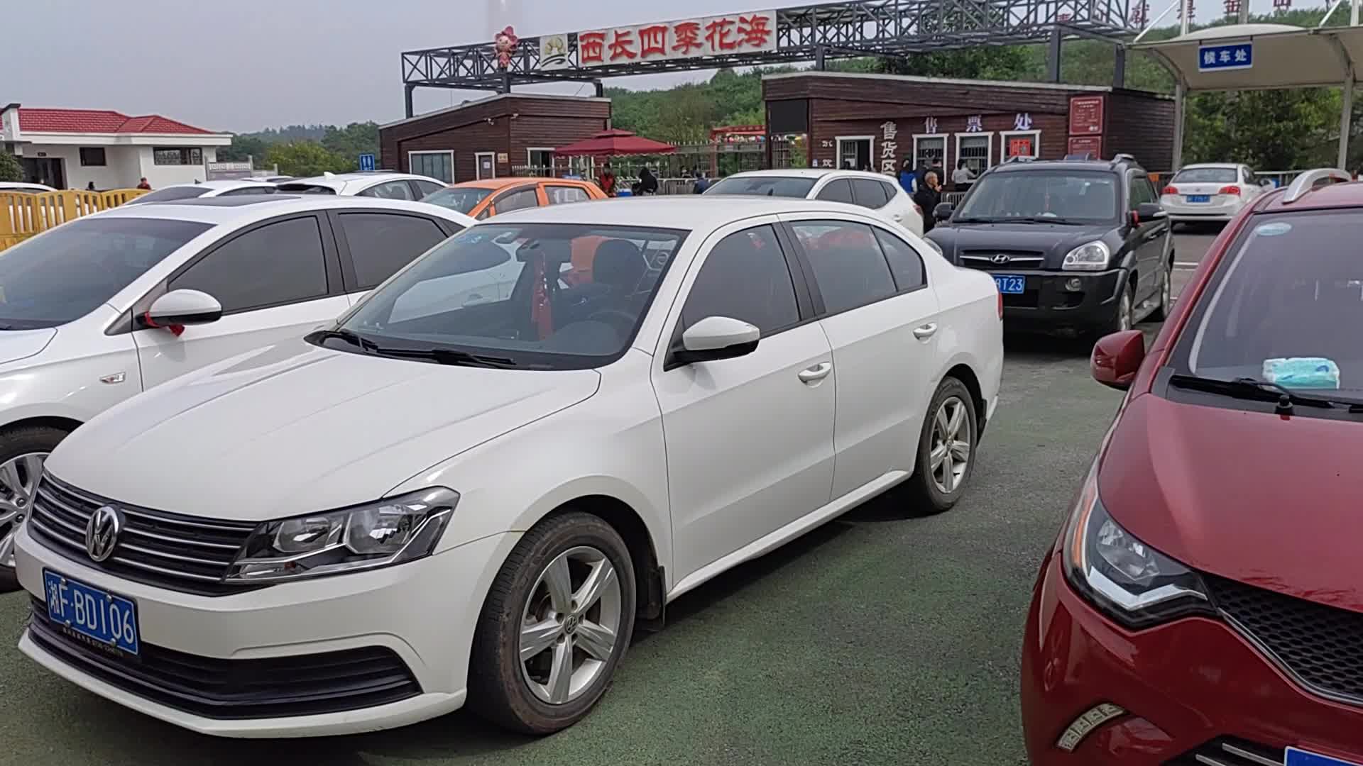 五一假期第三天，汨罗西长四季花海人气火爆