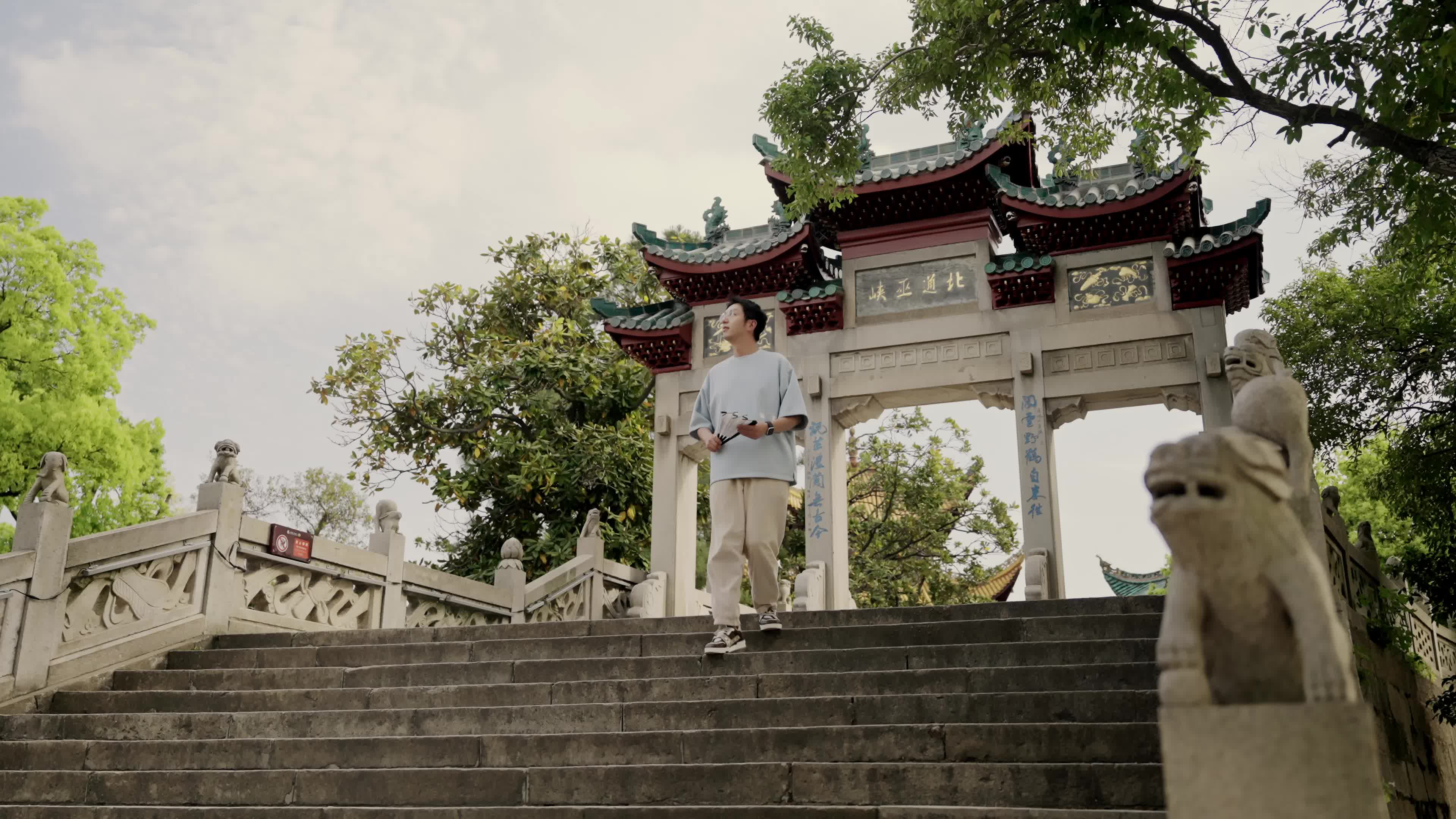 第四届湖南旅游发展大会丨你心中的岳阳，是什么颜色？想与你相约在五一的岳阳，邂逅它的万千动人色彩。
