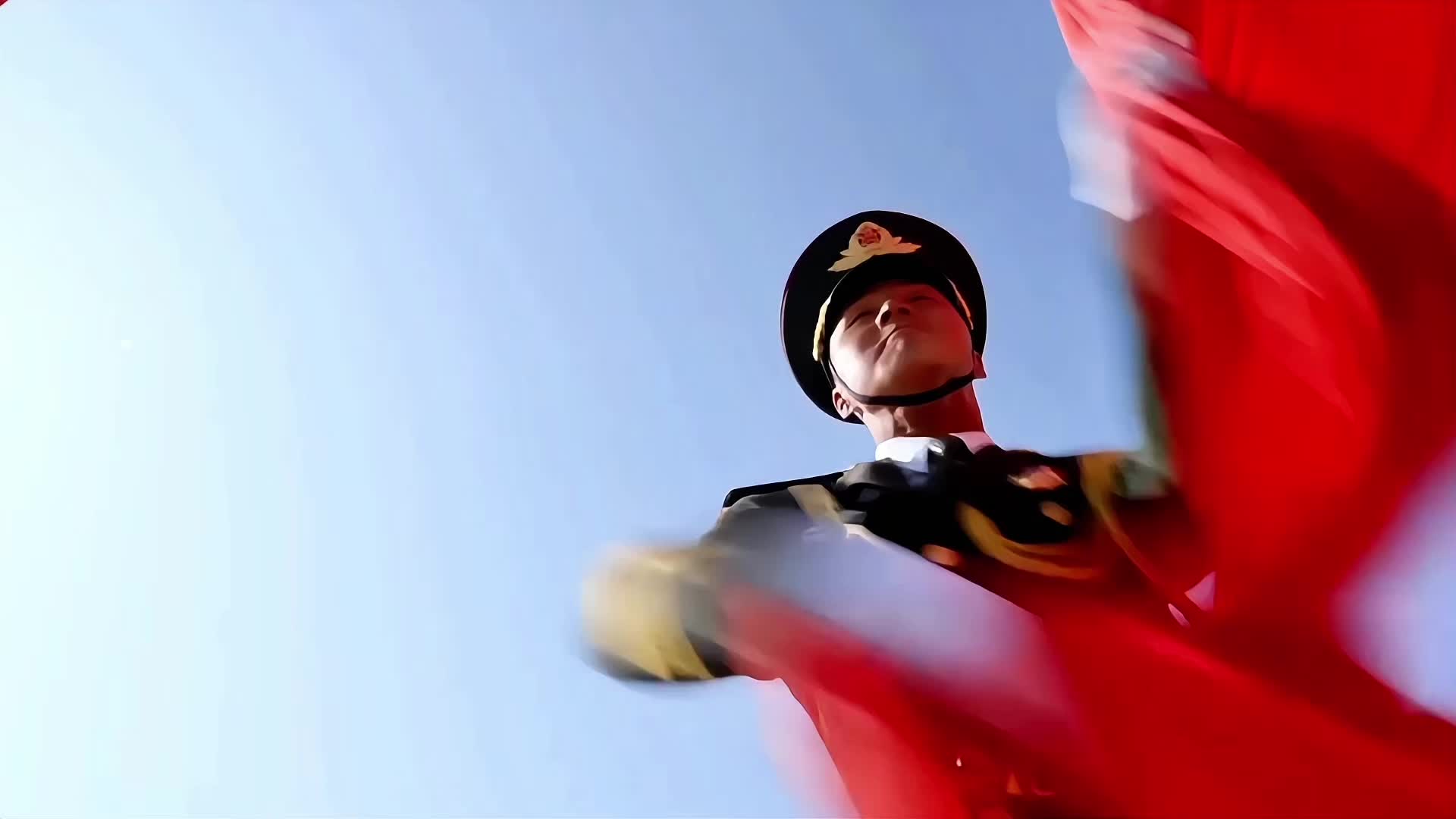 感人瞬间丨红旗映山河