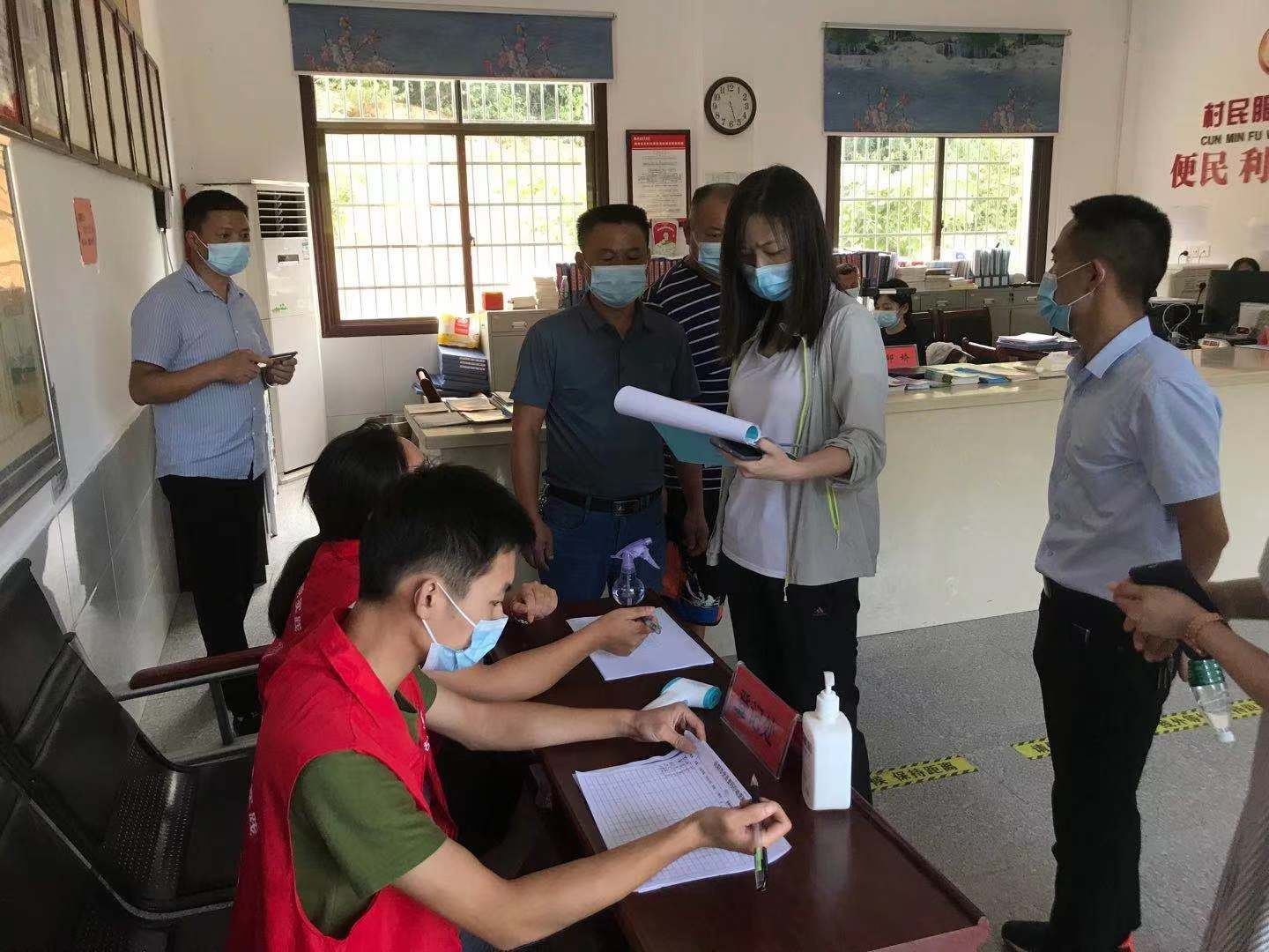 汨罗市领导一线督导疫情防控工作