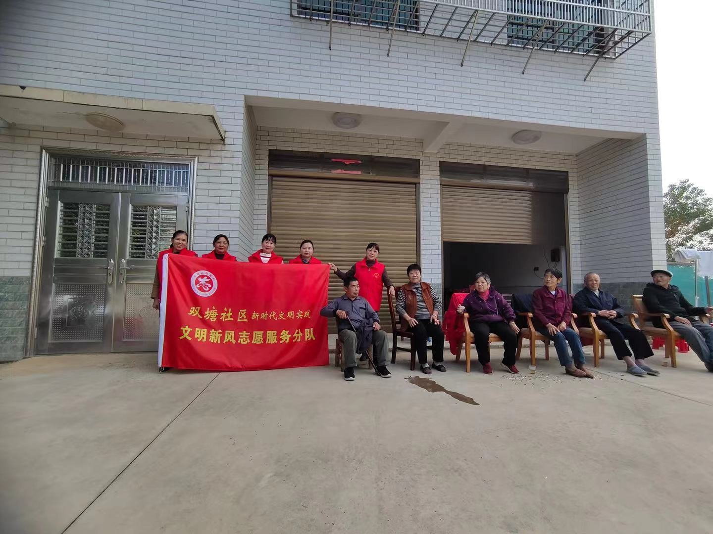 归义镇双塘社区有个爱心“流动理发店”