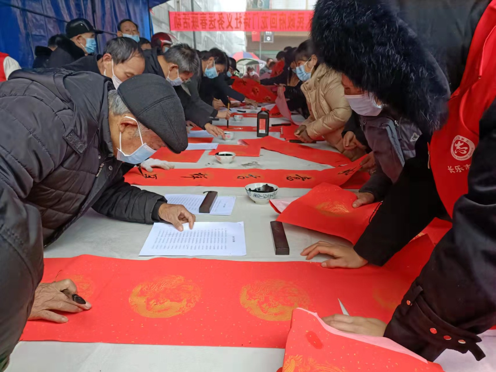 长乐镇：点点浓墨助力群众红红火火过大年