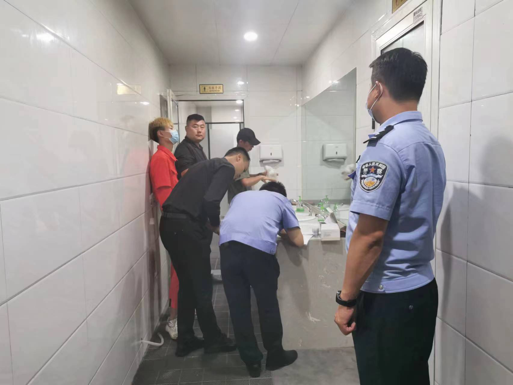 归义镇开展娱乐场所禁毒专项检查
