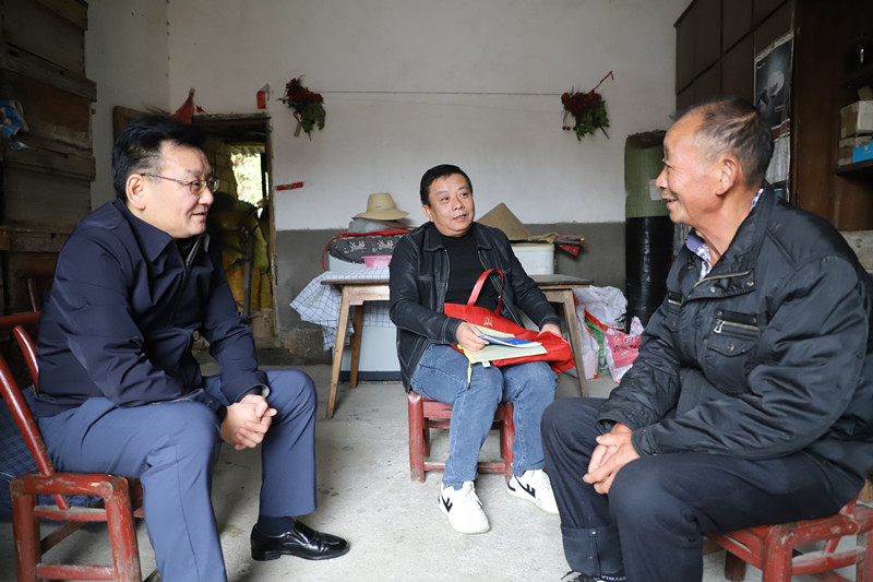 一叶“检”心情如许，黎浩走访达摩岭脱贫户