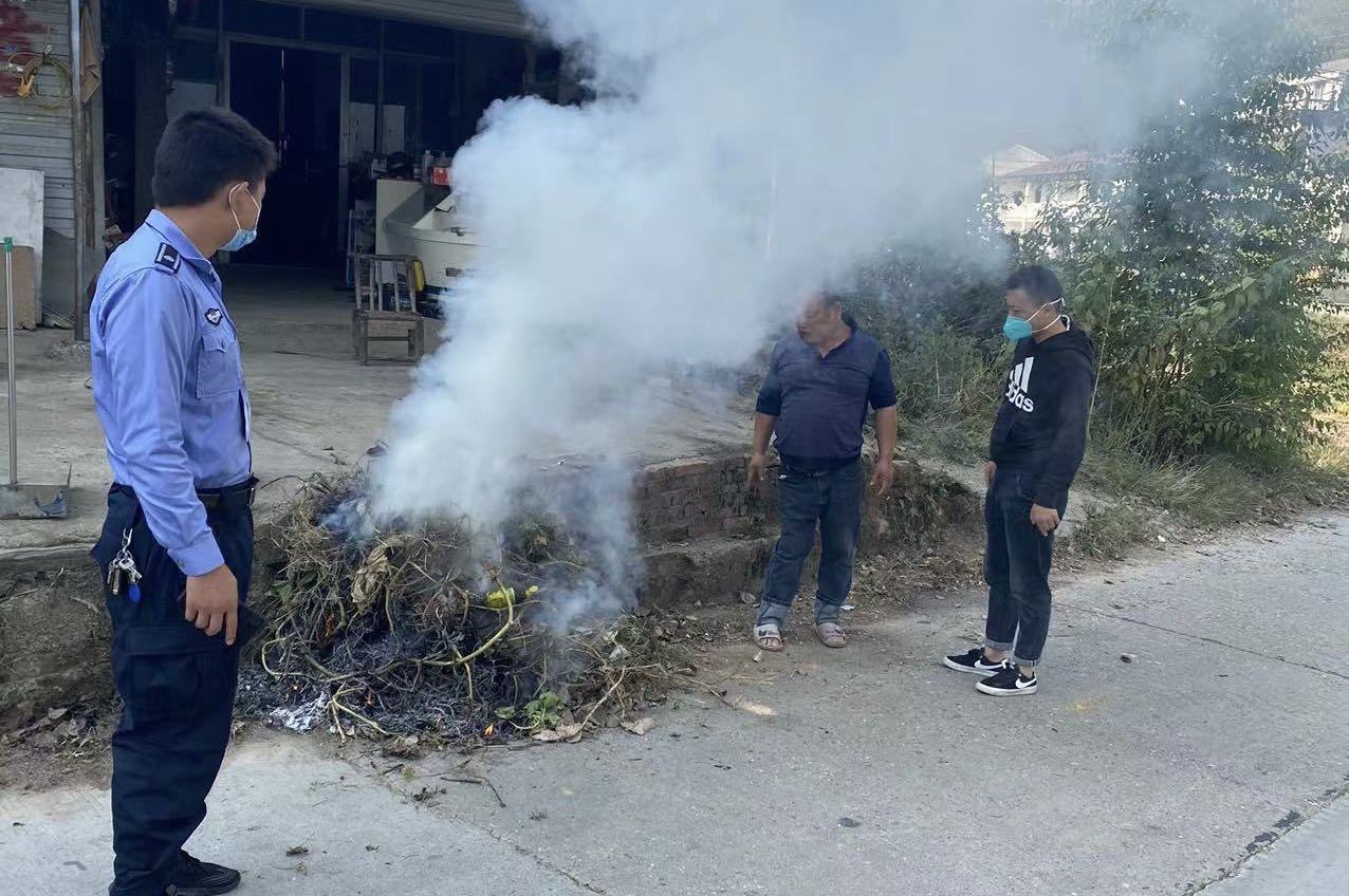 三江镇：疫情防控不松懈，森林防火不停歇