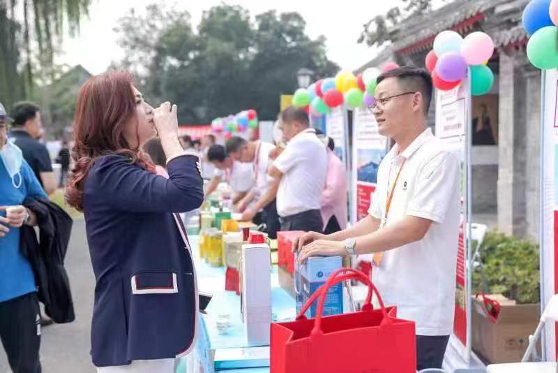 白水镇：村长参与校友节，乡村振兴添新彩