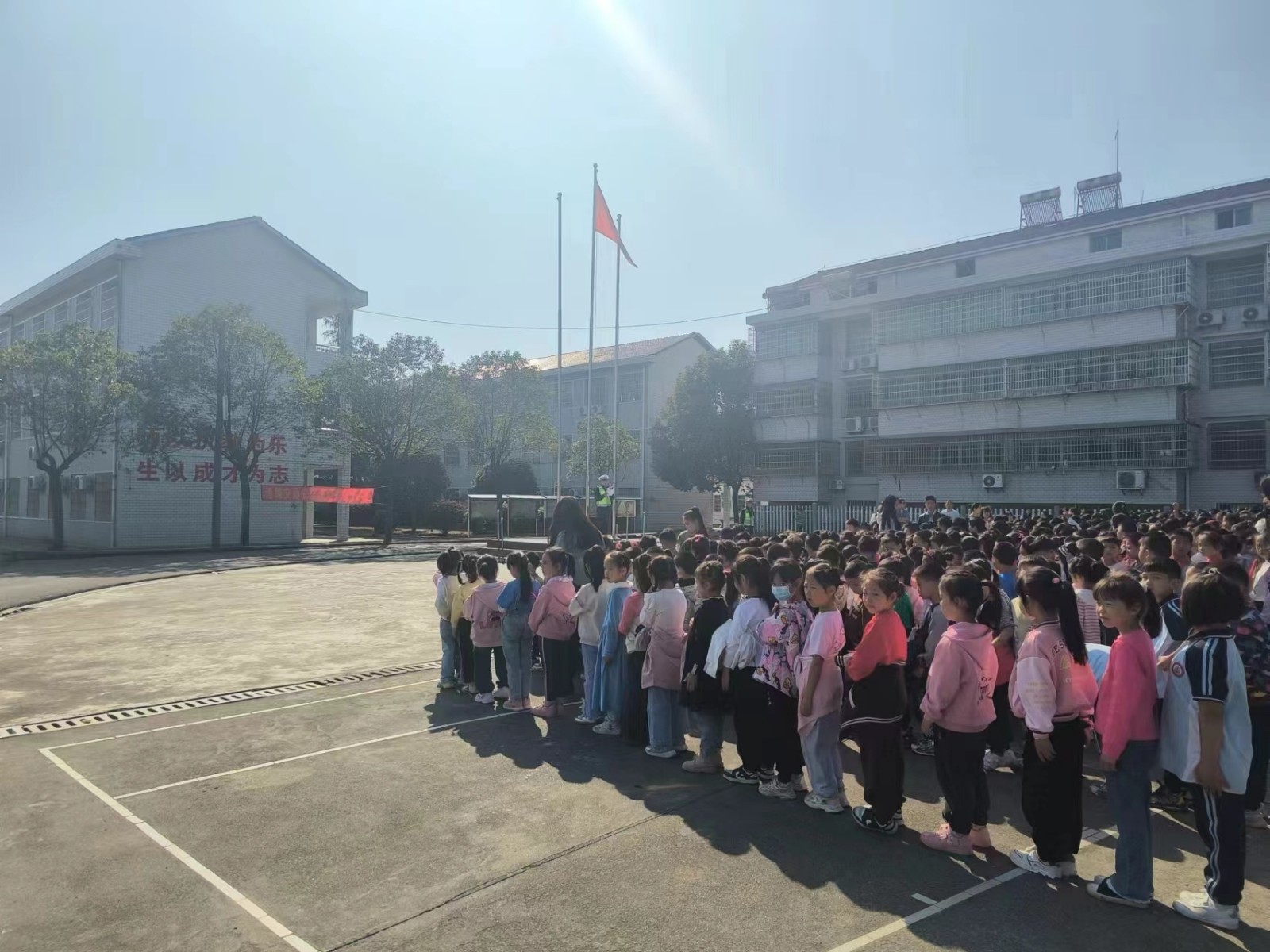 三江镇：交通安全宣传进校园 守护平安成长路