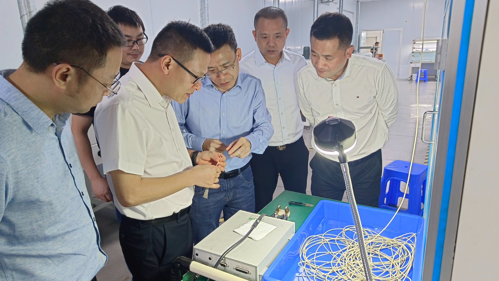 易万带队赴东莞、深圳等地考察招商