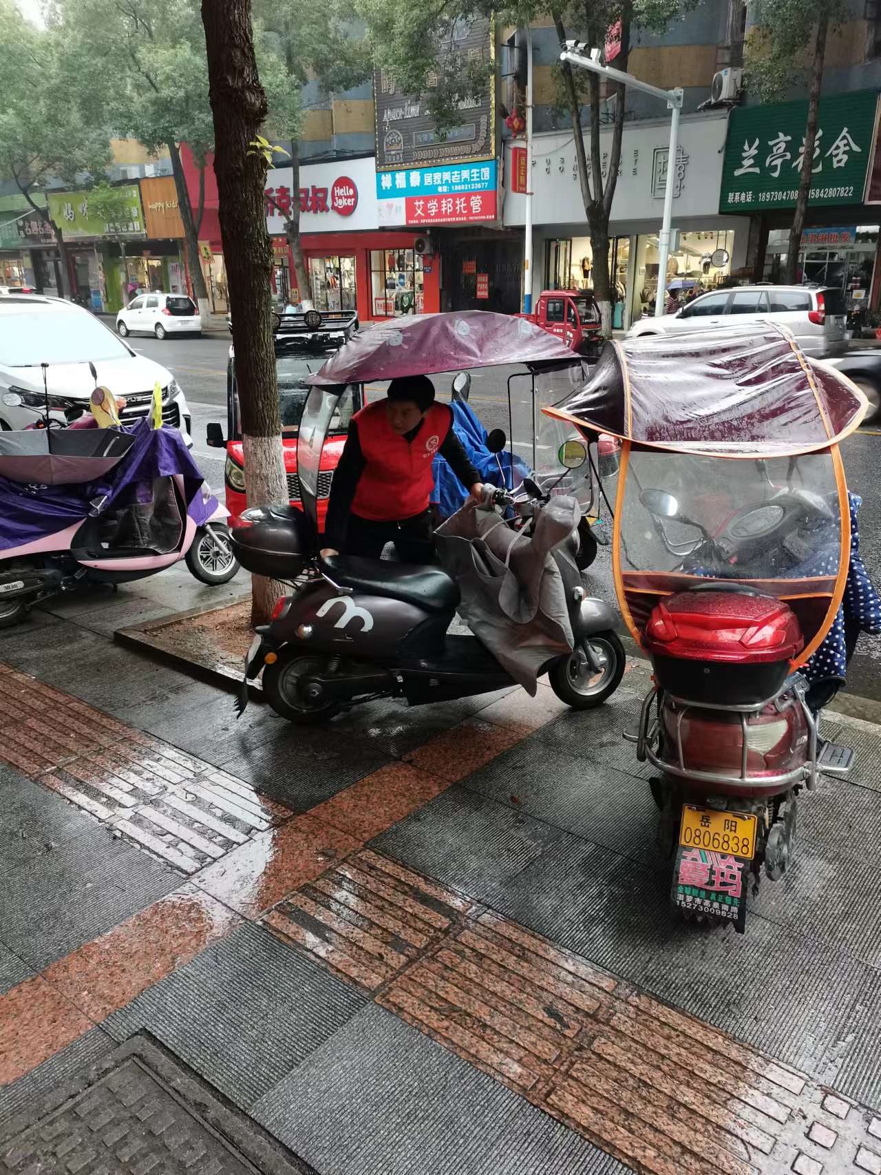 共创文明城 | 归义镇：“志愿红”点亮小街巷，城市文明大提升