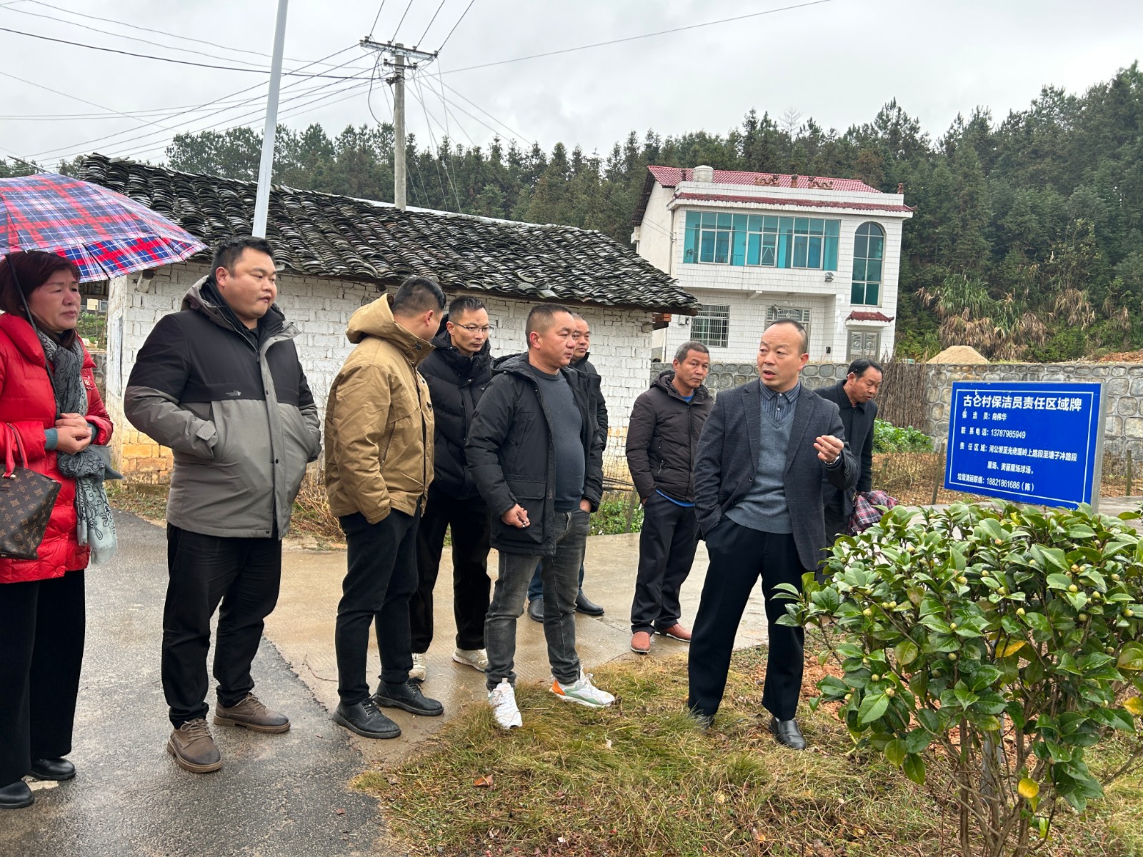 拓思路鼓干劲促提升，大荆镇开展人居环境整治现场观摩活动