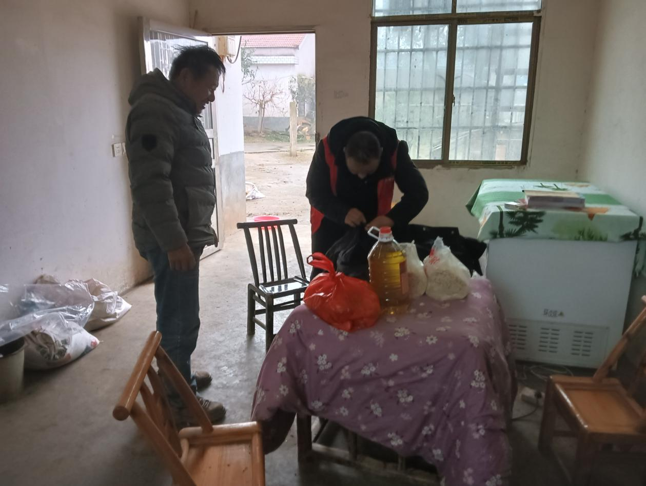白塘镇：走访慰问困难群众，助力温暖过冬