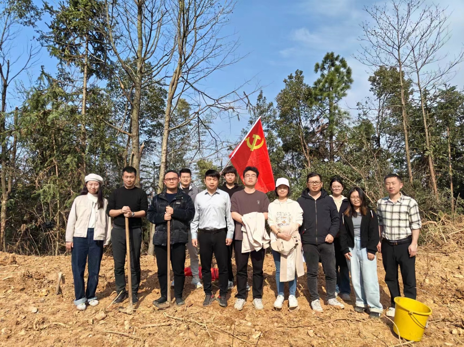三江镇： 植树造林正当时 共建生态好家园