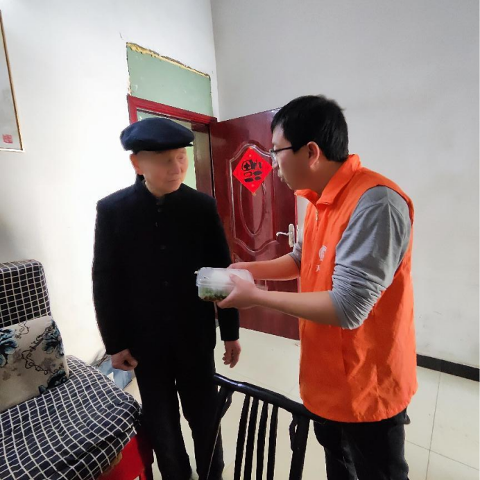 社区服务无小事！ 归义镇罗城社区为高龄困难老人提供“暖心饭”