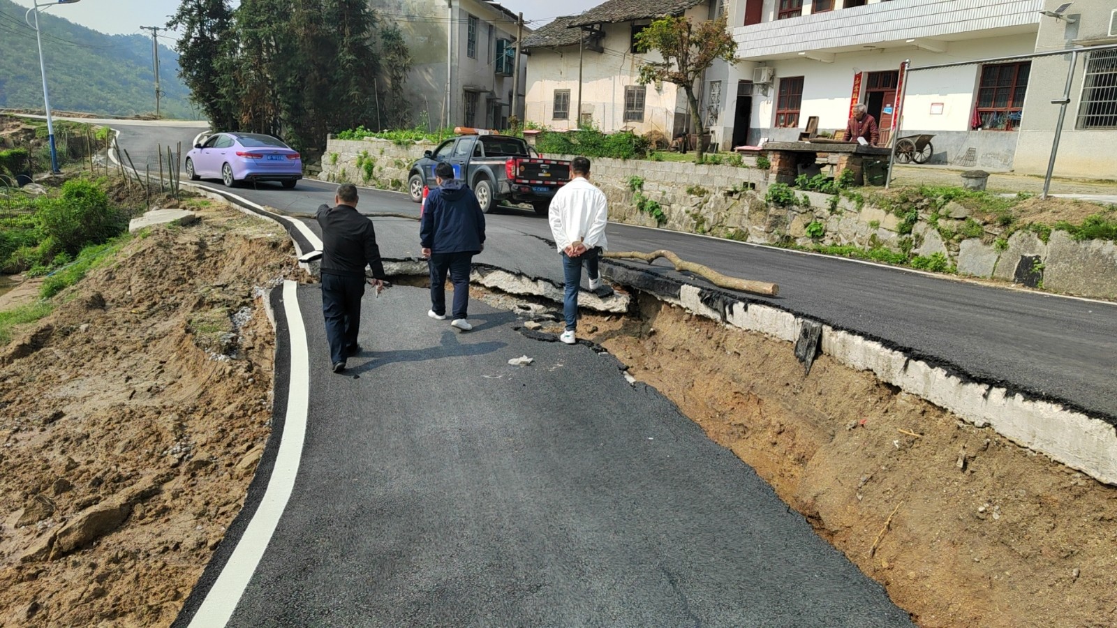 护航上学路 弼时镇完成6处校车线路隐患整改