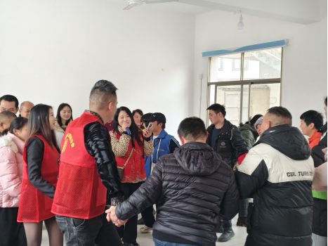 汨罗市爱润罗城志愿者协会：爱心启新岁 助残暖人心