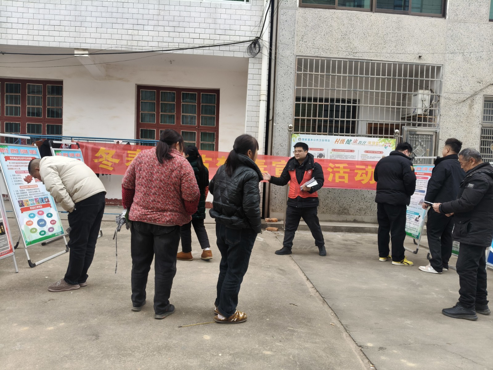 罗江镇巧借“春节返乡潮”开展禁毒宣传