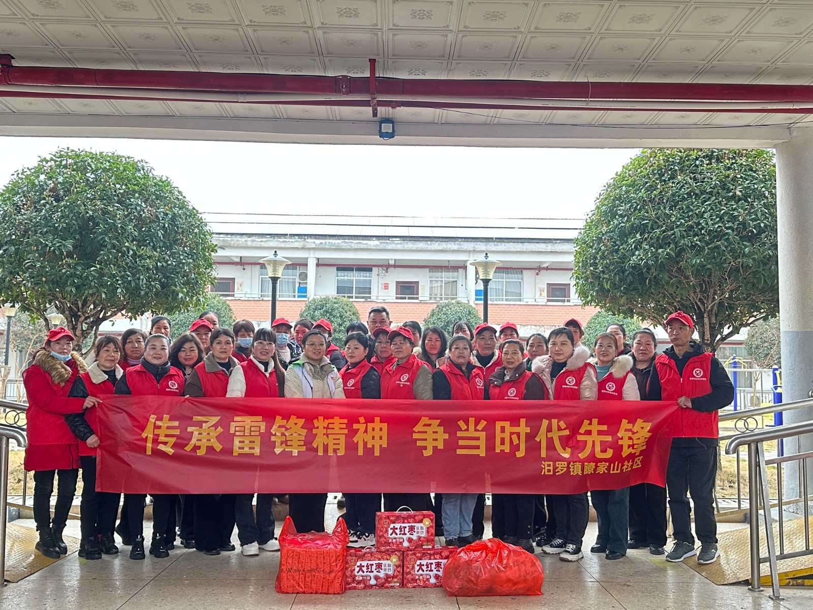 汨罗镇：践行雷锋精神 传递暮年温情
