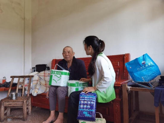 解了燃眉之急！古培镇为敬老院失能老人送去1500片成人纸尿裤