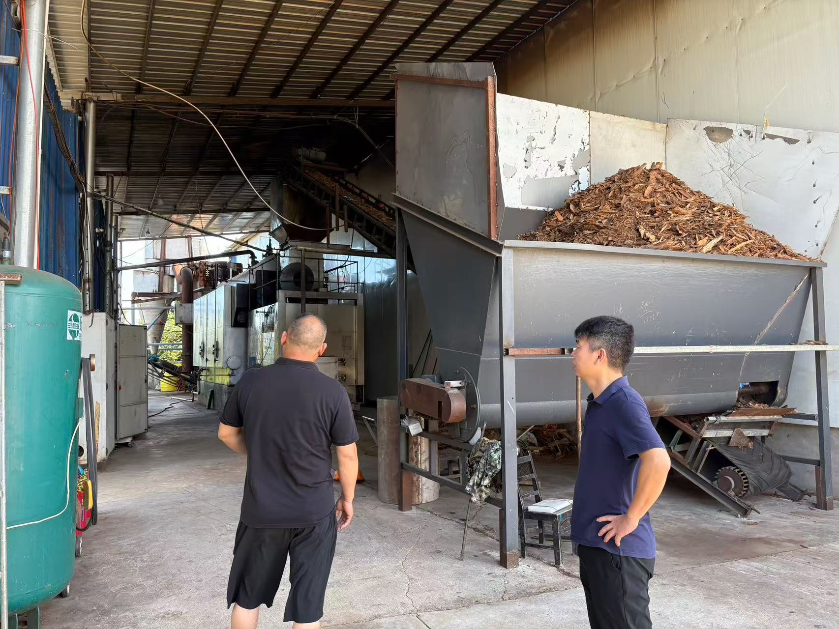 罗江镇：“监管+宣传” 筑牢樟脑油禁毒源头防线