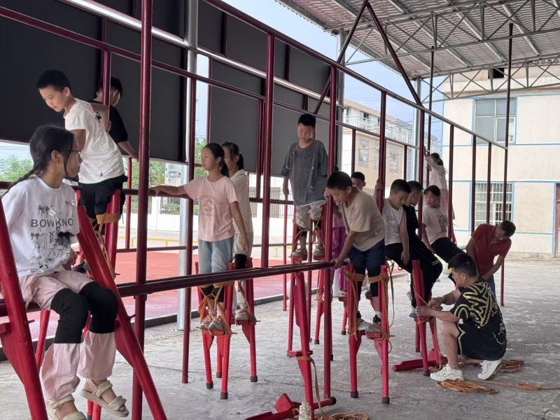 踩上高跷，做最“高”的少年！长乐镇高跷培训新学期再起航