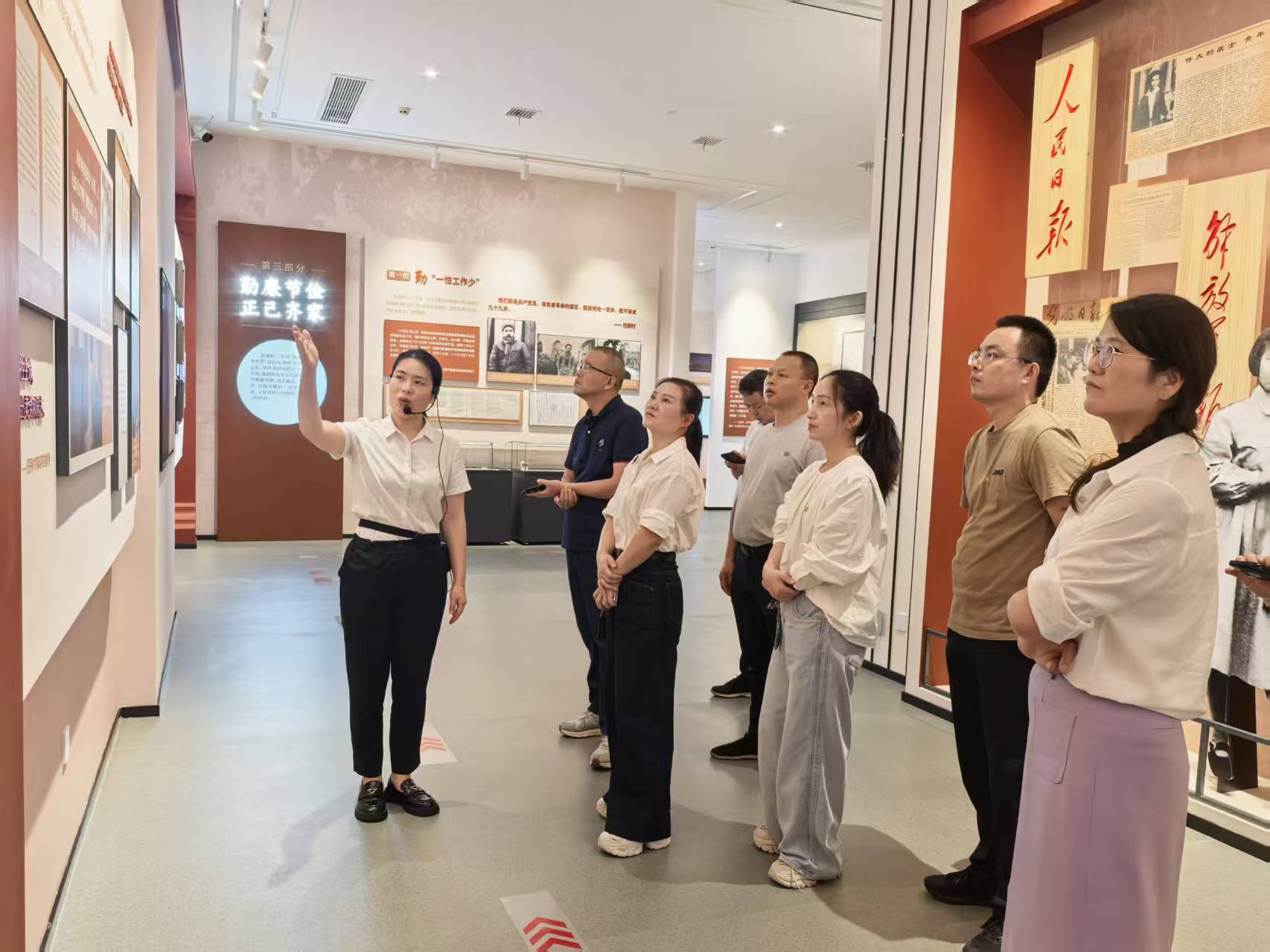 汨罗市委政法委组织参观任弼时陈琮英红色家风展