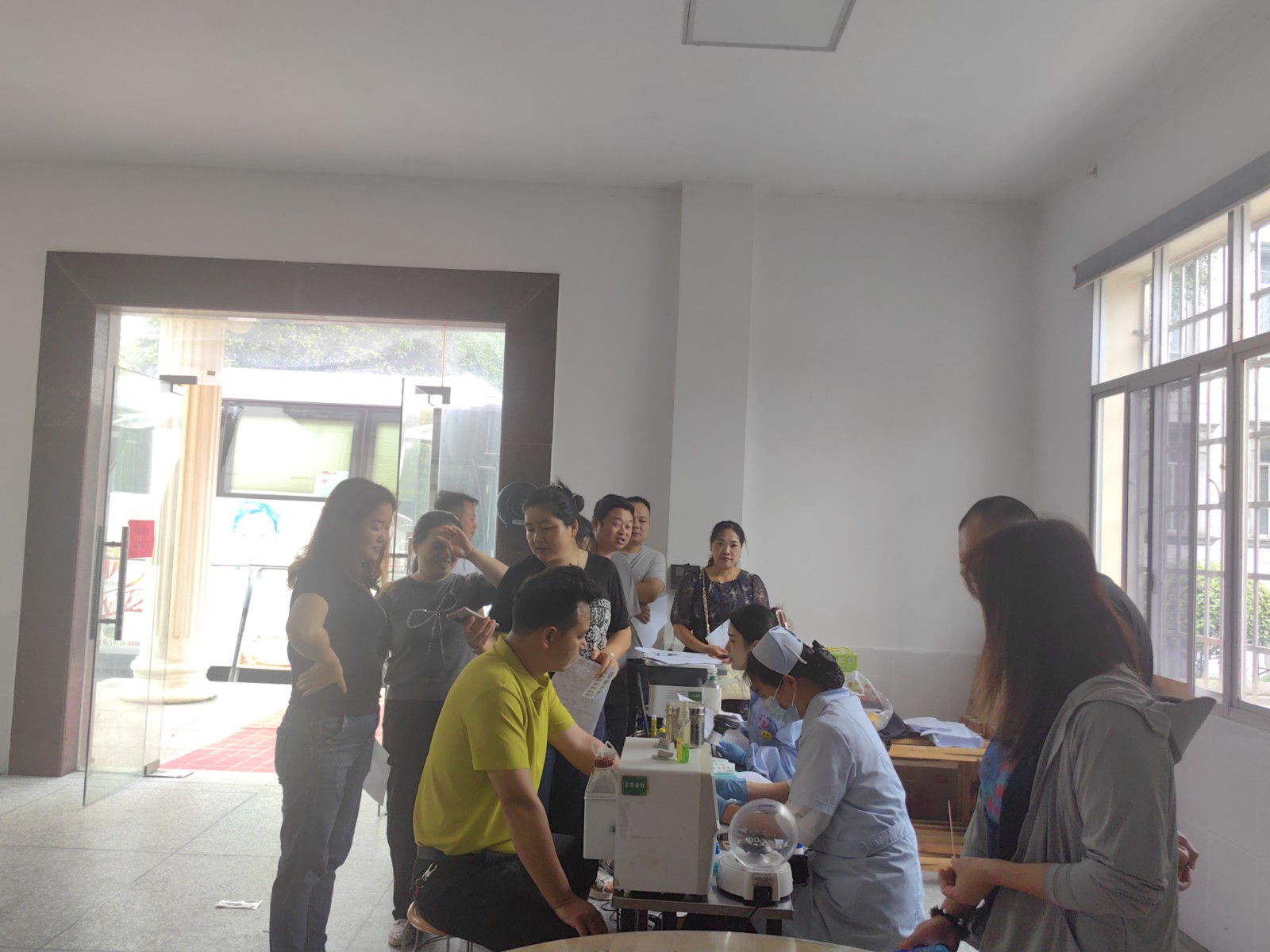 白水镇68名干群献血26700毫升，用热血为生命续航