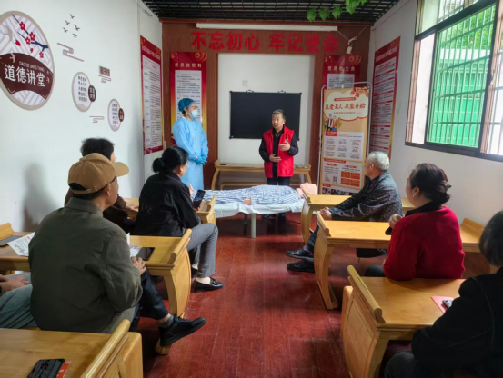 汨罗：养老照护技能送上门，变“代为照料”为“授人以技”