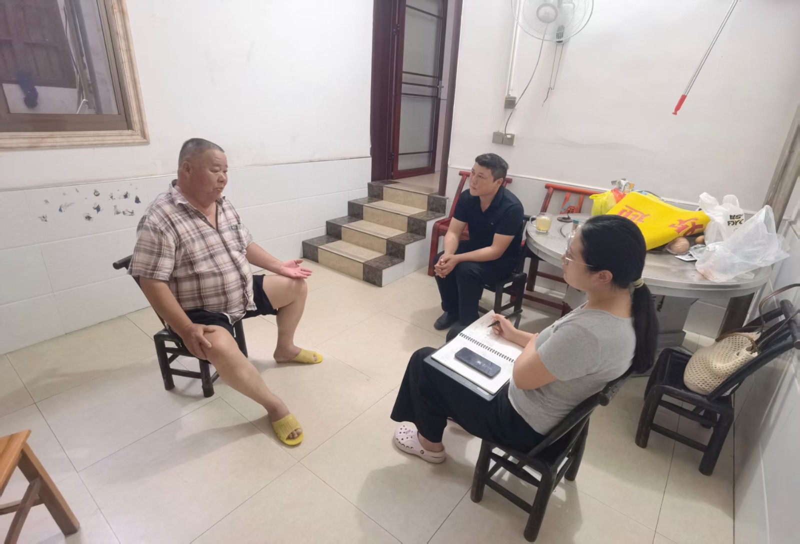 爷爷是党员，孙女上大学！川山坪镇这家人把升学宴“改”成了研学游