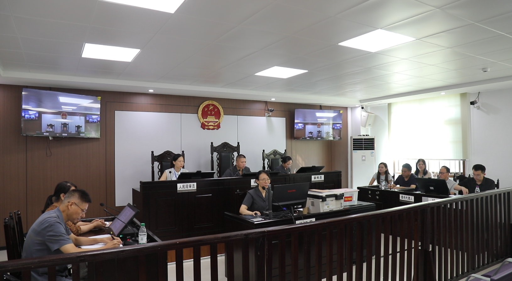 局长出庭应诉！汨罗法院公开审理一起行政诉讼案