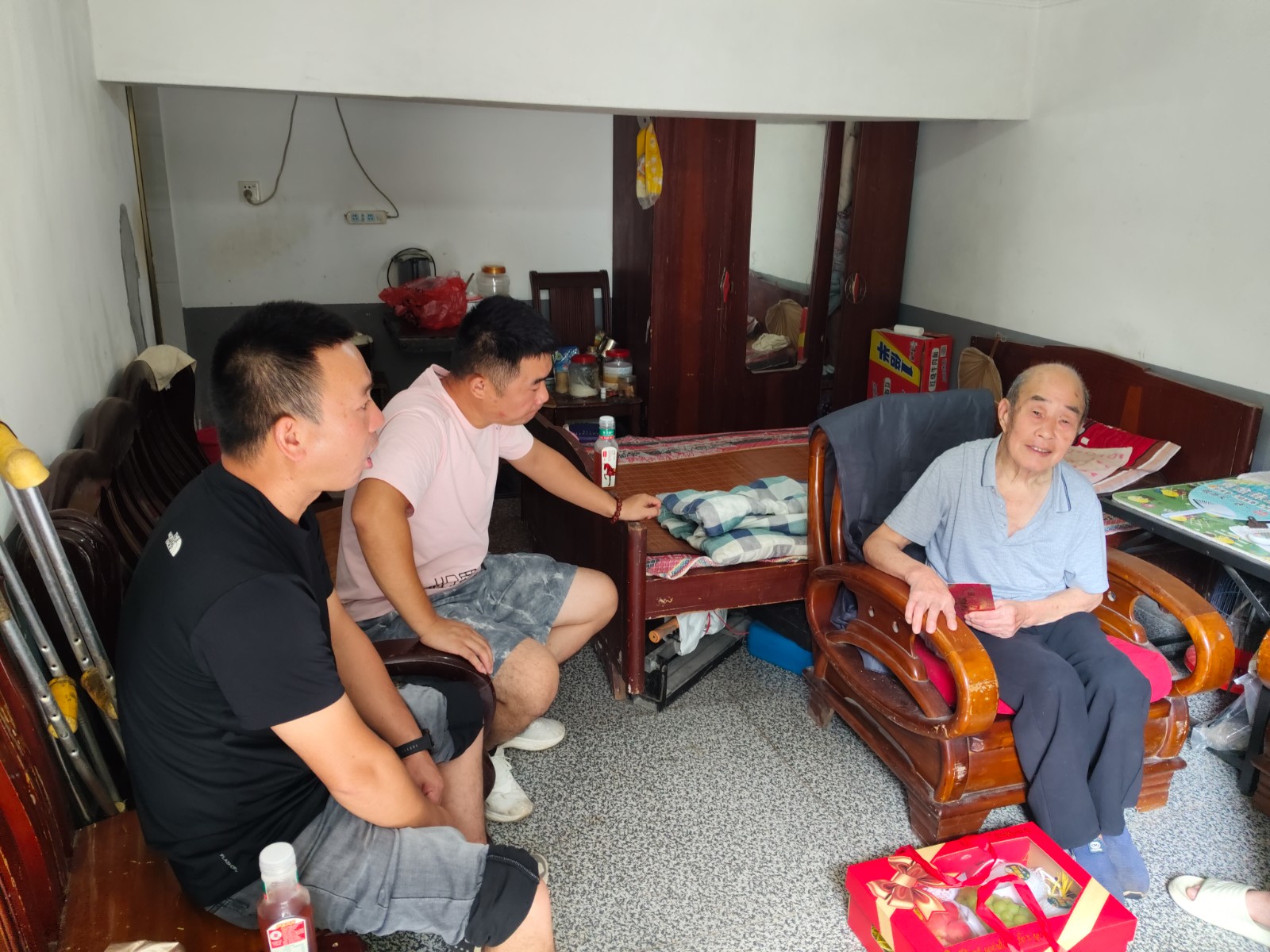 不办客，情更浓！古培镇古培塘村九旬老人徐义初的“清爽”生日